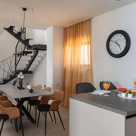 Вилла Adriatic Rooftop - Private Heated Pool Stanici