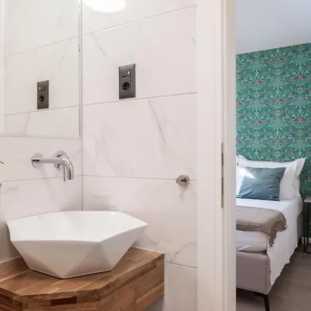 Вилла Adriatic Rooftop - Private Heated Pool Stanici